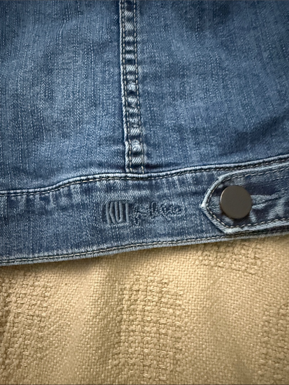 Kut from the Kloth Vintage Blue Denim Jean Jacket - Picture 8 of 9